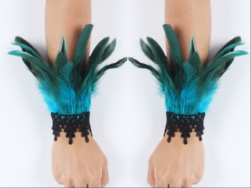 Manchettes à plumes