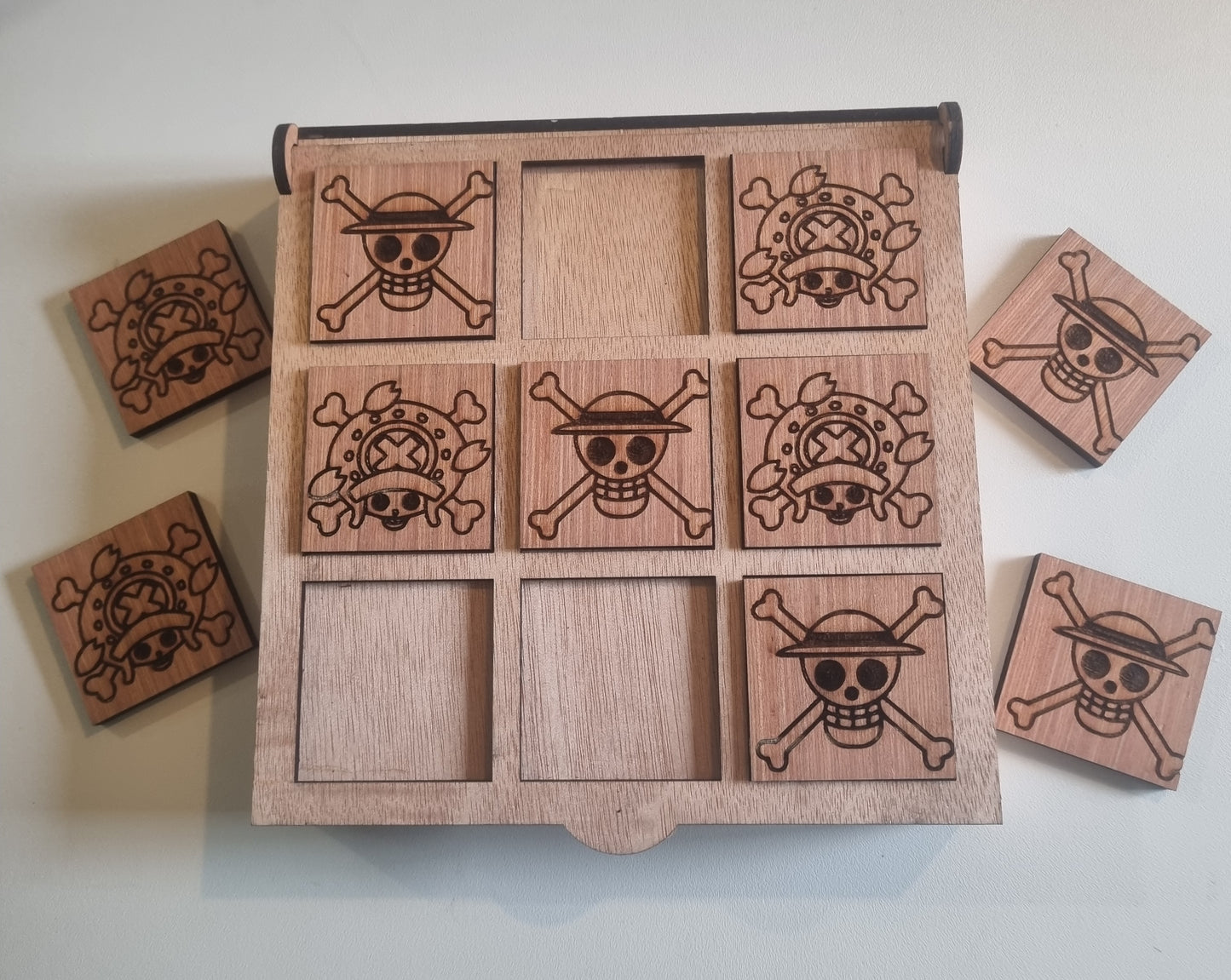 Jeu du morpion à thème en bois