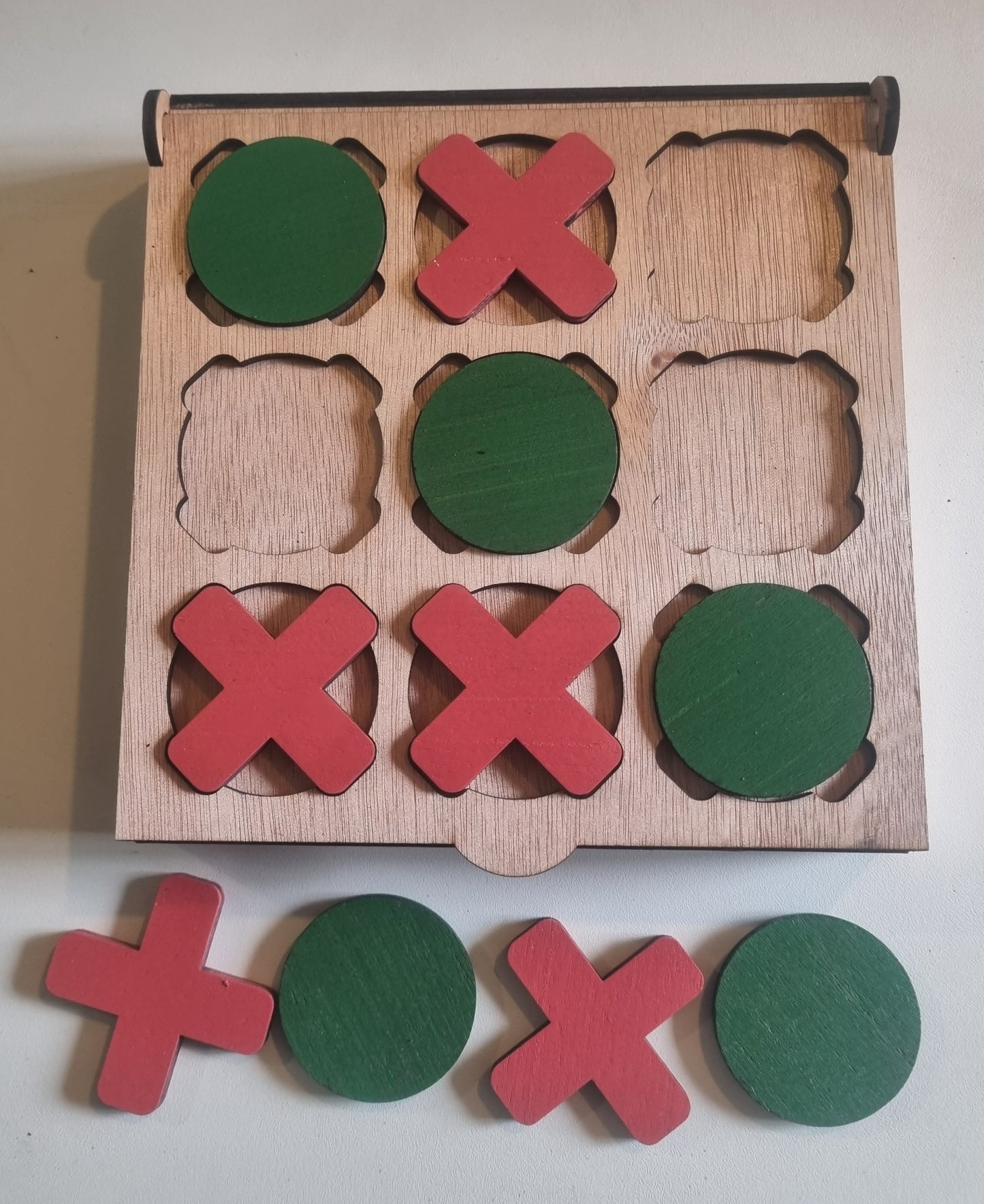Jeu du morpion couleur en bois