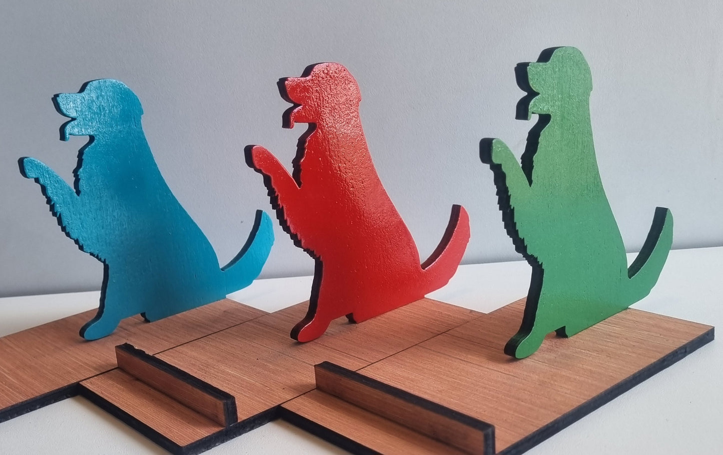 Support de smartphone en bois "Chien"