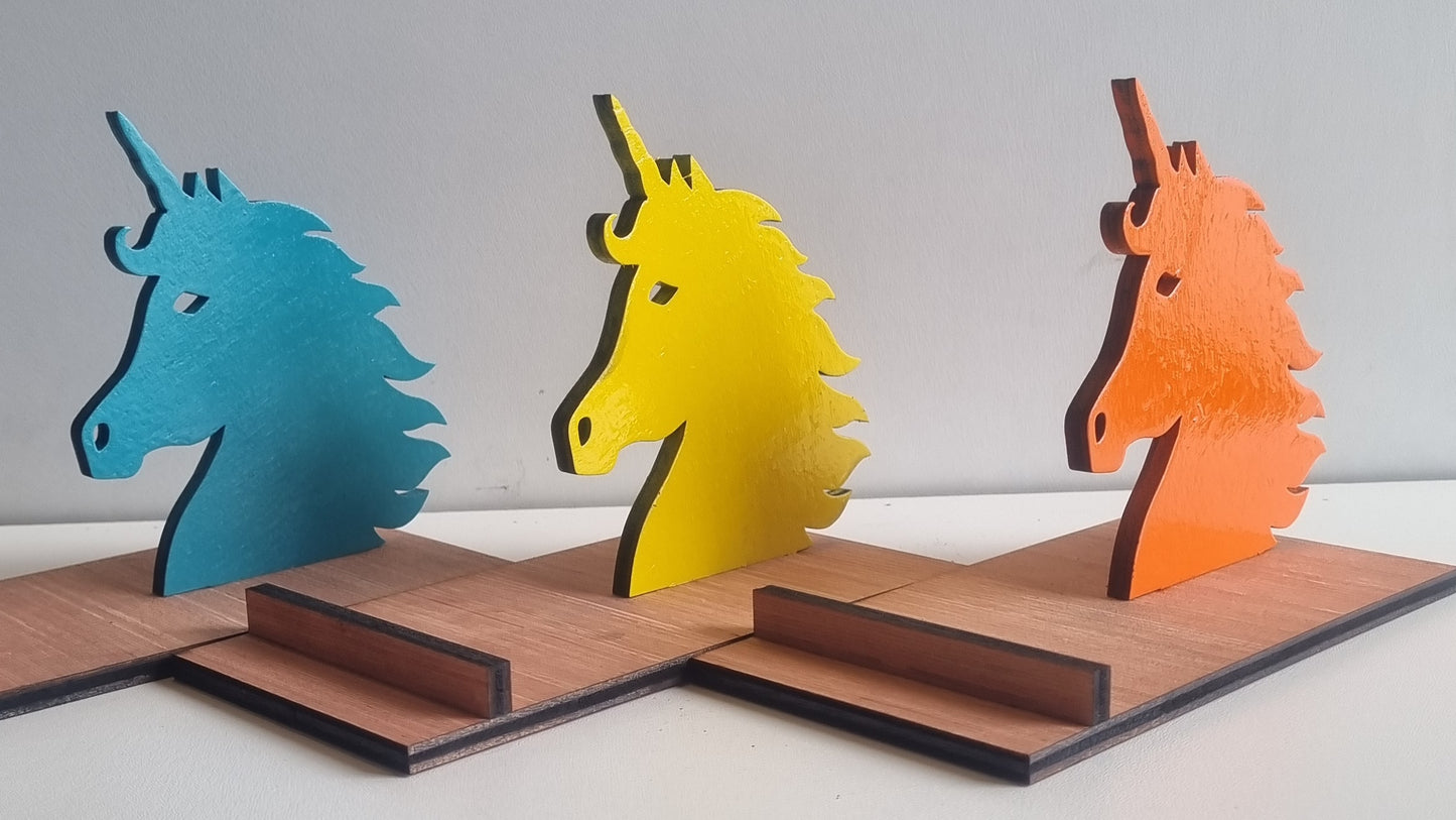 Support de smartphone en bois "Licorne"