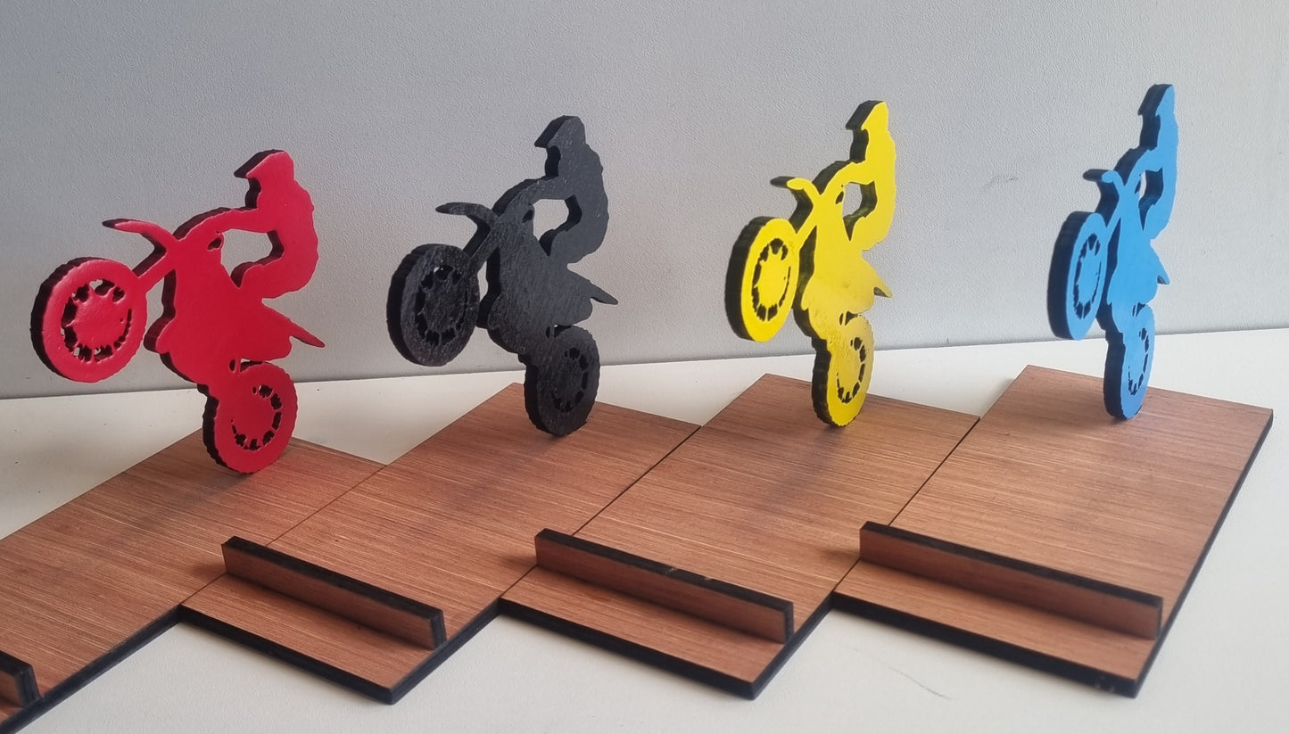 Support de smartphone en bois "Moto en wheeling"