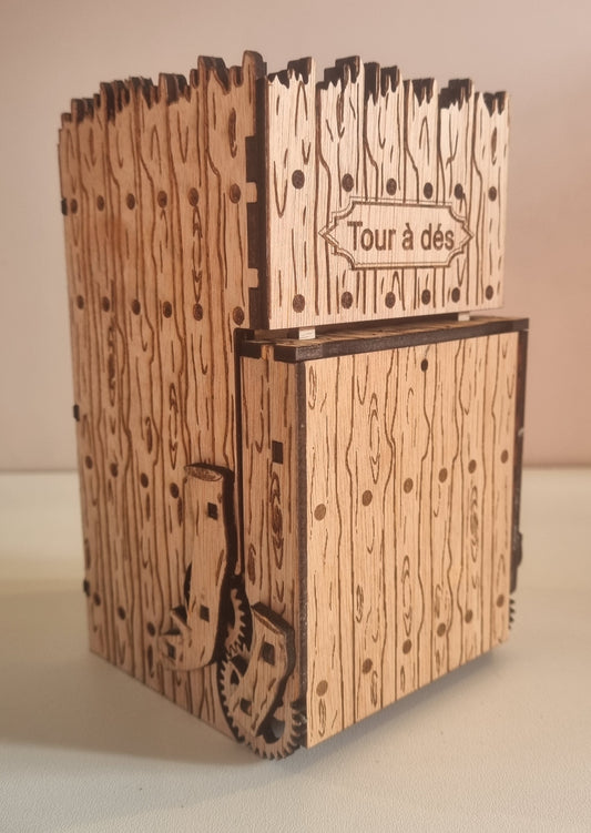 Tour à dés en bois "motif palissade"