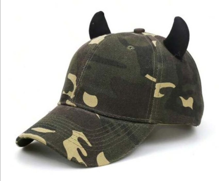 Casquette camouflage avec cornes